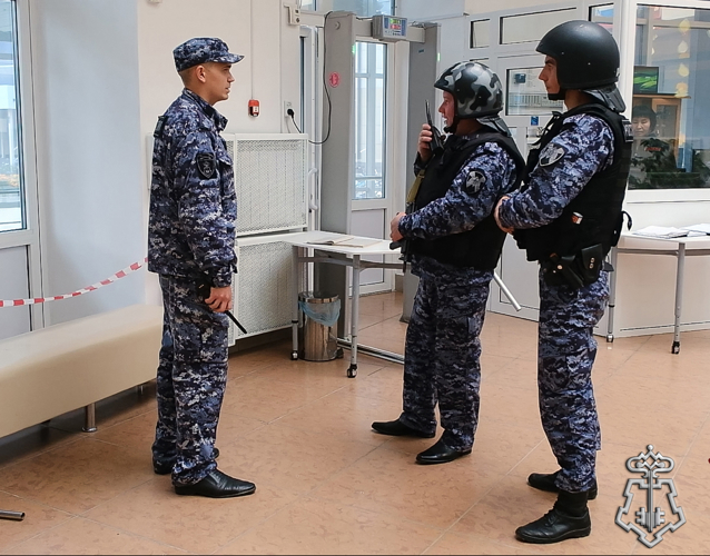  ПРОФИЛАКТИЧЕСКИЕ МЕРОПРИЯТИЯ НА ИЗБИРАТЕЛЬНЫХ УЧАСТКАХ С УЧАСТИЕМ РОСГВАРДИИ ПРОХОДЯТ В РЕСПУБЛИКЕ АЛТАЙ