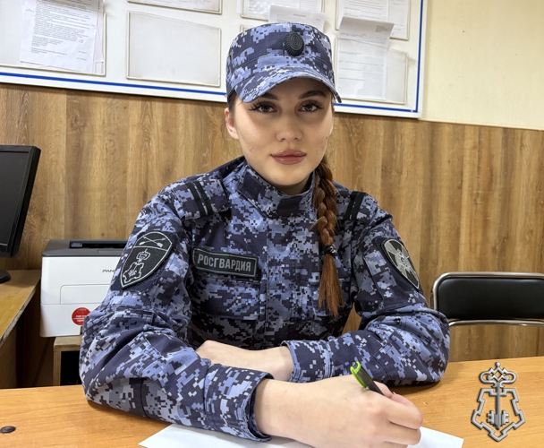 В ГОРОДЕ ГОРНО-АЛТАЙСКЕ СОТРУДНИК РОСГВАРДИИ ОКАЗАЛА ПОМОЩЬ ЖЕНЩИНЕ С ПРИСТУПОМ ЭПИЛЕПСИИ