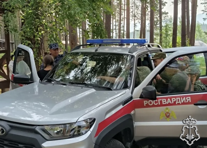 СОТРУДНИКИ РОСГВАРДИИ ПРОВЕЛИ «УРОК МУЖЕСТВА»