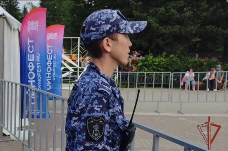 РОСГВАРДЕЙЦЫ ОБЕСПЕЧИЛИ ПОРЯДОК ВО ВРЕМЯ ПРОВЕДЕНИЯ МУЗЫКАЛЬНОГО ФЕСТИВАЛЯ