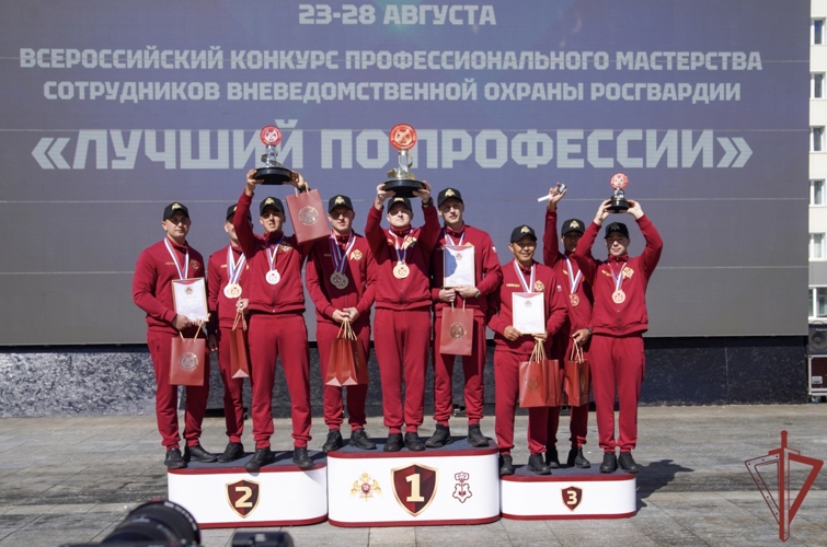 ЗАМЕСТИТЕЛЬ ДИРЕКТОРА РОСГВАРДИИ ГЕНЕРАЛ-ПОЛКОВНИК ВАСИЛИЙ СОНИН ПОЗДРАВИЛ ПОБЕДИТЕЛЕЙ ВСЕРОССИЙСКОГО КОНКУРСА ПРОФЕССИОНАЛЬНОГО МАСТЕРСТВА «ЛУЧШИЙ ПО ПРОФЕССИИ» (ВИДЕО)