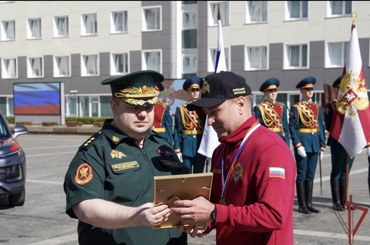 ЗАМЕСТИТЕЛЬ ДИРЕКТОРА РОСГВАРДИИ ГЕНЕРАЛ-ПОЛКОВНИК ВАСИЛИЙ СОНИН ПОЗДРАВИЛ ПОБЕДИТЕЛЕЙ ВСЕРОССИЙСКОГО КОНКУРСА ПРОФЕССИОНАЛЬНОГО МАСТЕРСТВА «ЛУЧШИЙ ПО ПРОФЕССИИ» (ВИДЕО)