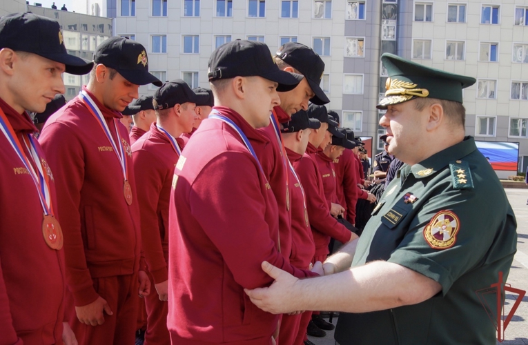 ЗАМЕСТИТЕЛЬ ДИРЕКТОРА РОСГВАРДИИ ГЕНЕРАЛ-ПОЛКОВНИК ВАСИЛИЙ СОНИН ПОЗДРАВИЛ ПОБЕДИТЕЛЕЙ ВСЕРОССИЙСКОГО КОНКУРСА ПРОФЕССИОНАЛЬНОГО МАСТЕРСТВА «ЛУЧШИЙ ПО ПРОФЕССИИ» (ВИДЕО)