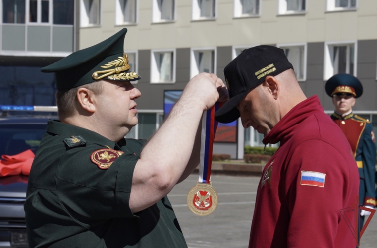 ЗАМЕСТИТЕЛЬ ДИРЕКТОРА РОСГВАРДИИ ГЕНЕРАЛ-ПОЛКОВНИК ВАСИЛИЙ СОНИН ПОЗДРАВИЛ ПОБЕДИТЕЛЕЙ ВСЕРОССИЙСКОГО КОНКУРСА ПРОФЕССИОНАЛЬНОГО МАСТЕРСТВА «ЛУЧШИЙ ПО ПРОФЕССИИ» (ВИДЕО)