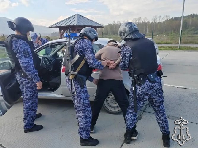 СОТРУДНИКИ ОТДЕЛА ВНЕВЕДОМСТВЕННОЙ ОХРАНЫ РОСГВАРДИИ И СОТРУДНИКИ ОМОН УПРАВЛЕНИЯ, ПРОВЕЛИ СОВМЕСТНУЮ ПРАКТИЧЕСКУЮ ТРЕНРОВКУ НА ОХРОНЯЕМОМ ОБЪЕКТЕ